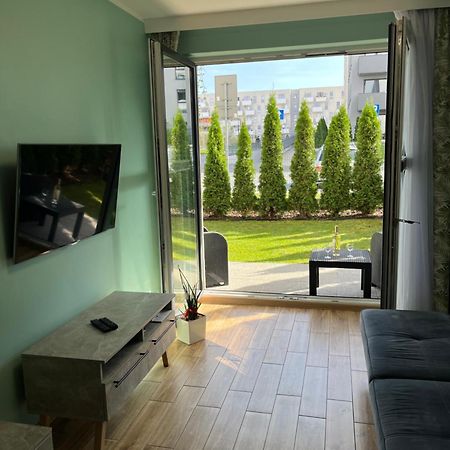 2 Tyskie Apartamenty Z Ogrodkiem Tychy Luaran gambar