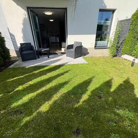 2 Tyskie Apartamenty Z Ogrodkiem Tychy Luaran gambar