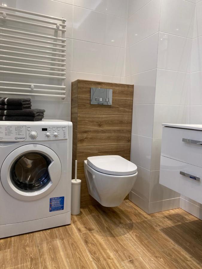 2 Tyskie Apartamenty Z Ogrodkiem Tychy Luaran gambar