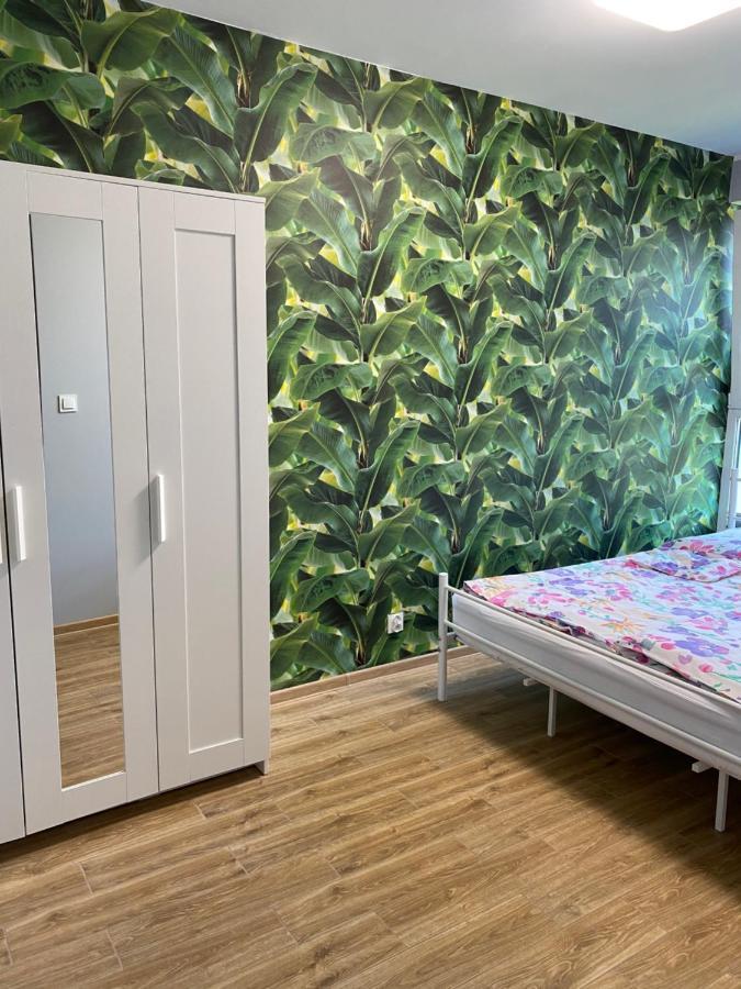 2 Tyskie Apartamenty Z Ogrodkiem Tychy Luaran gambar