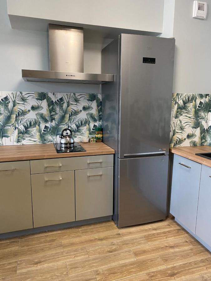 2 Tyskie Apartamenty Z Ogrodkiem Tychy Luaran gambar