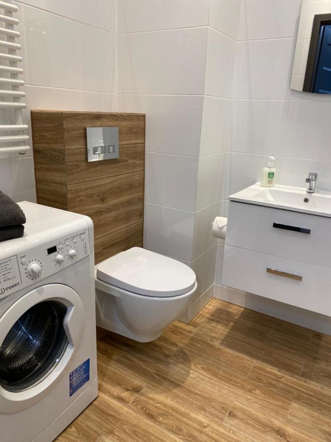 2 Tyskie Apartamenty Z Ogrodkiem Tychy Luaran gambar