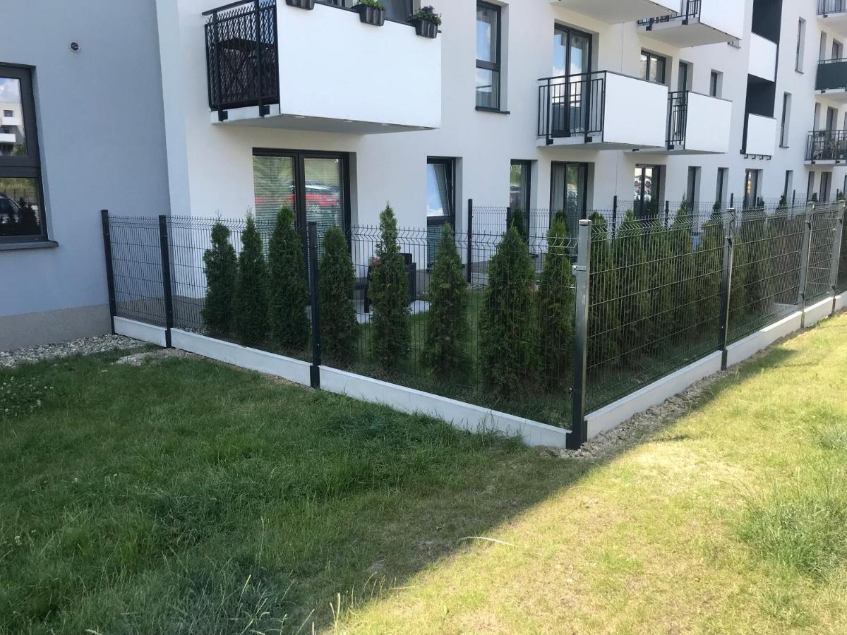 2 Tyskie Apartamenty Z Ogrodkiem Tychy Luaran gambar