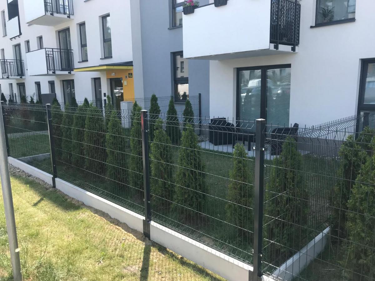 2 Tyskie Apartamenty Z Ogrodkiem Tychy Luaran gambar