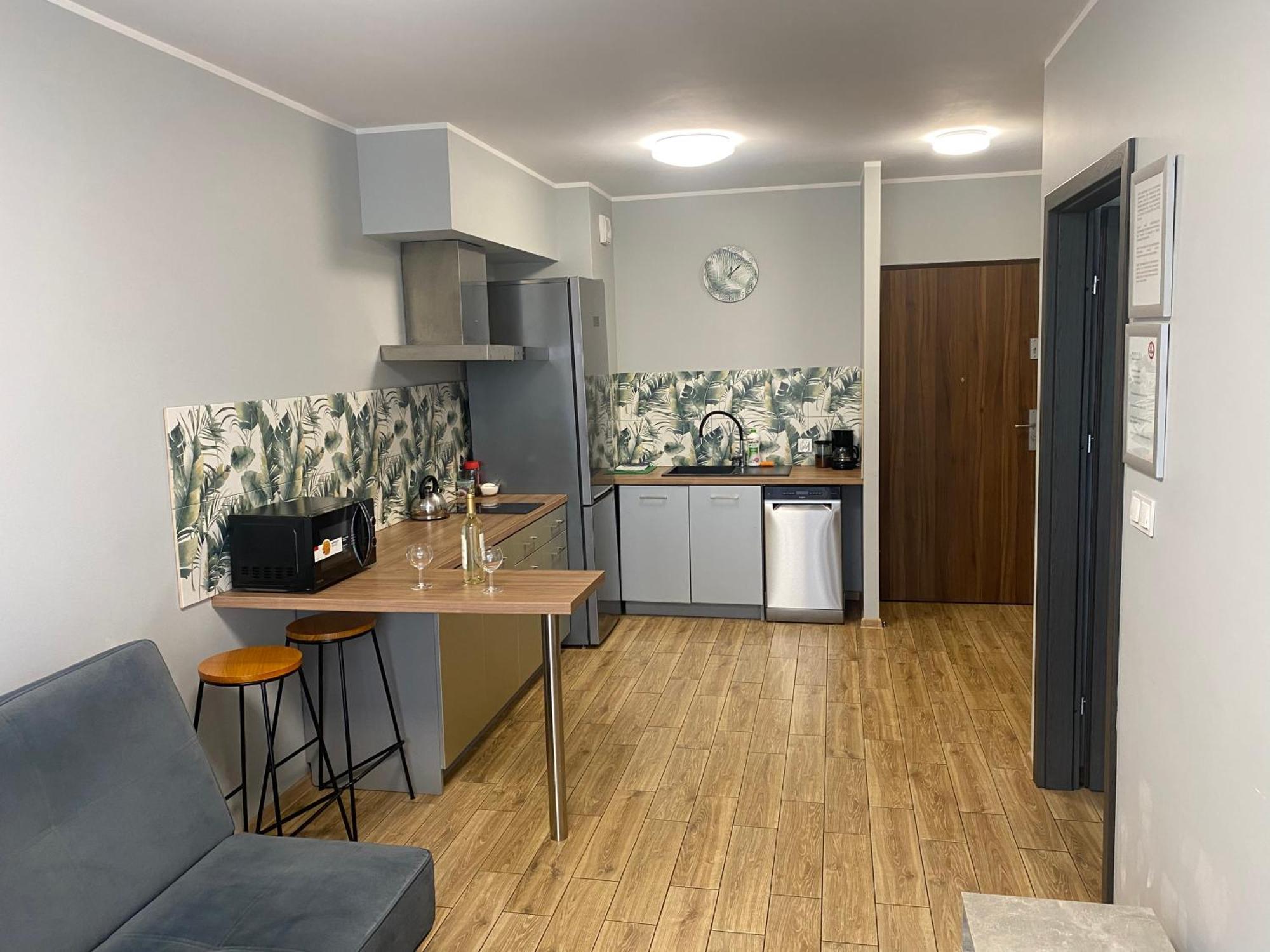2 Tyskie Apartamenty Z Ogrodkiem Tychy Luaran gambar