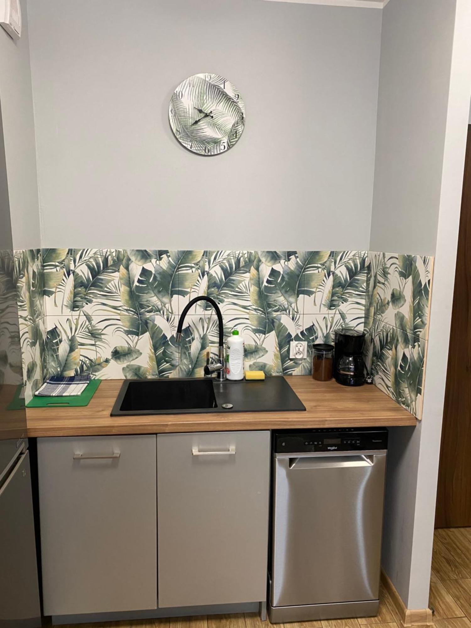 2 Tyskie Apartamenty Z Ogrodkiem Tychy Luaran gambar